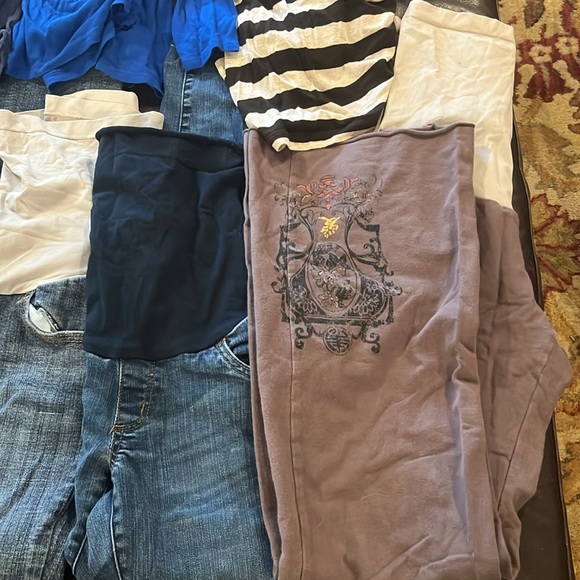 Maternity Clothes Lot (9pieces) - Picture 5 of 5